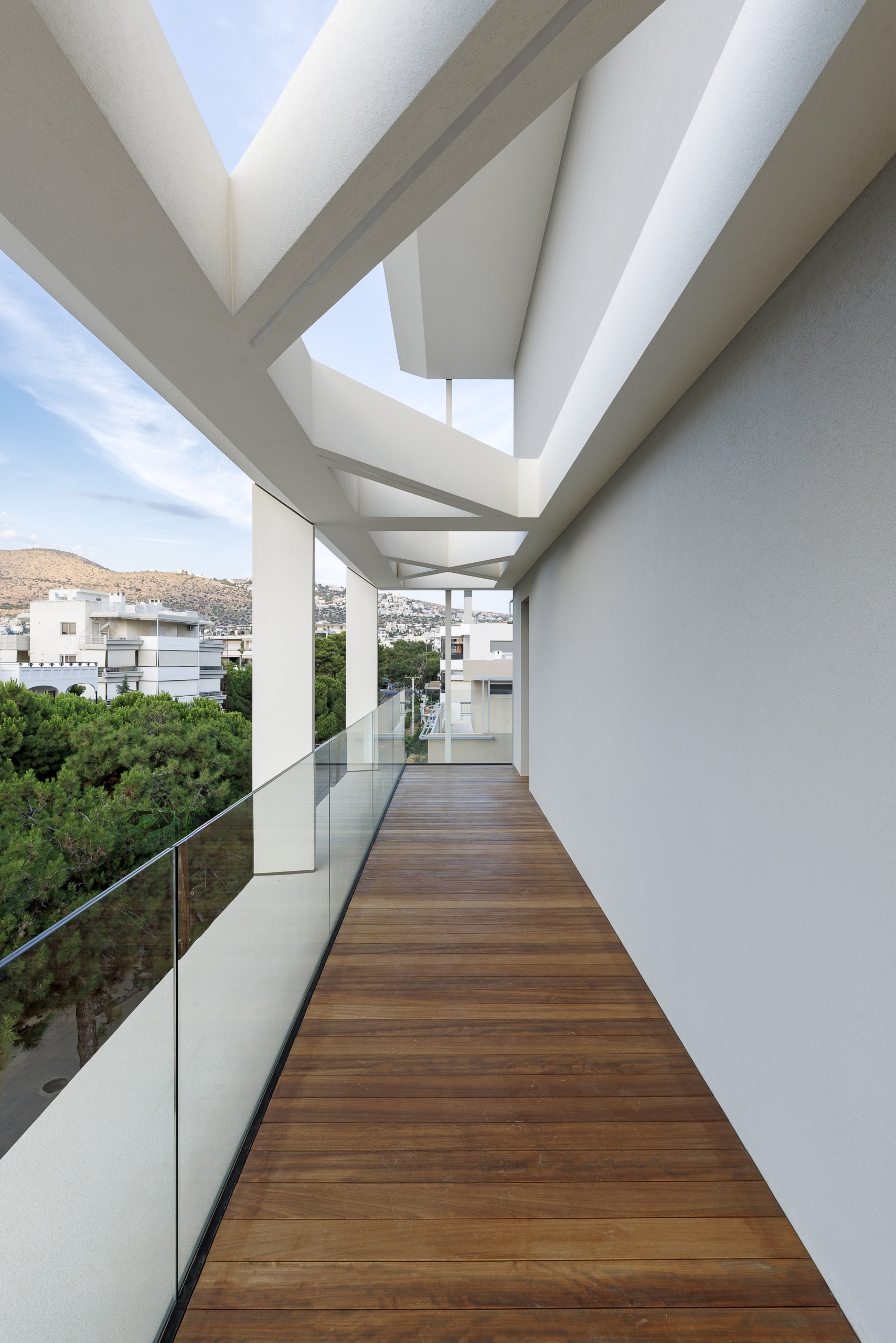 4 design πολυκατοικίες εντυπωσιακής ομορφιάς στην Αθηναϊκή Ριβιέρα