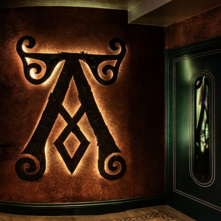 Στο νησί των καπνιστών ουίσκι της Σκωτίας το νέο ξενοδοχείο του θρυλικού αποστακτηρίου Ardbeg είναι η απόλυτη εμπειρία