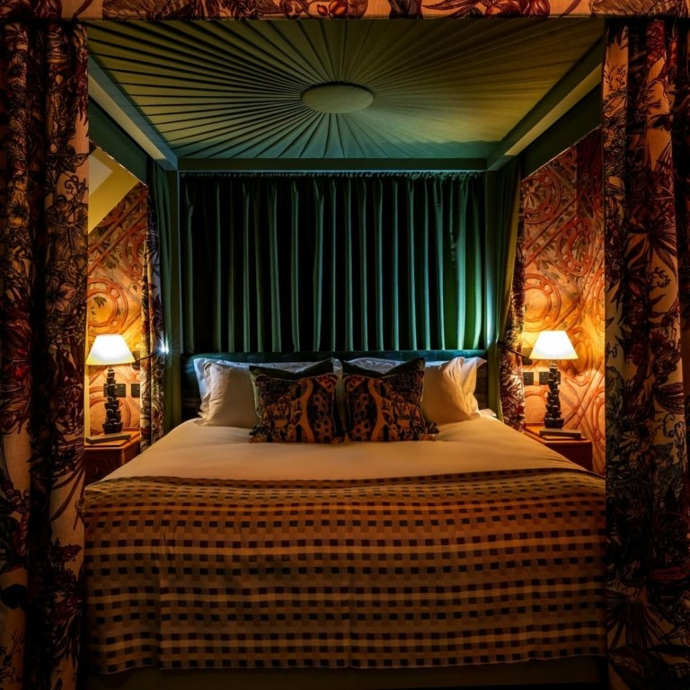 Στο νησί των καπνιστών ουίσκι της Σκωτίας το νέο ξενοδοχείο του θρυλικού αποστακτηρίου Ardbeg είναι η απόλυτη εμπειρία