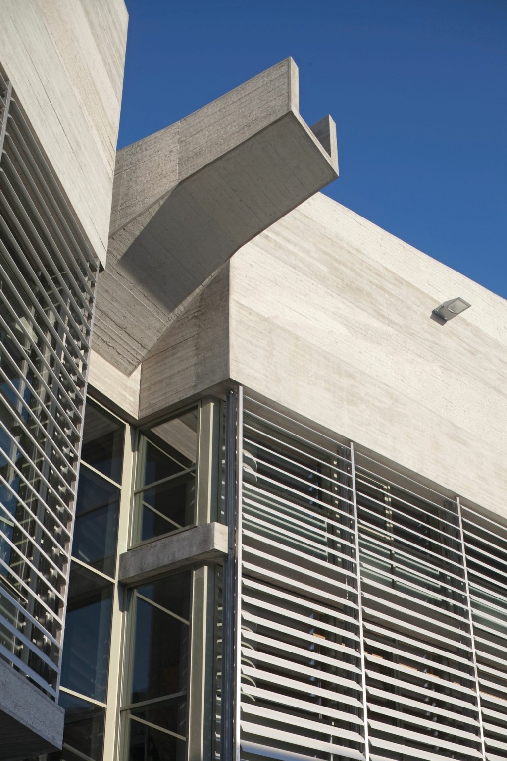 Η ιστορία πίσω από το εντυπωσιακό νέο δημαρχείο Θεσσαλονίκης που χρειάστηκε 23 χρόνια για να υλοποιηθεί