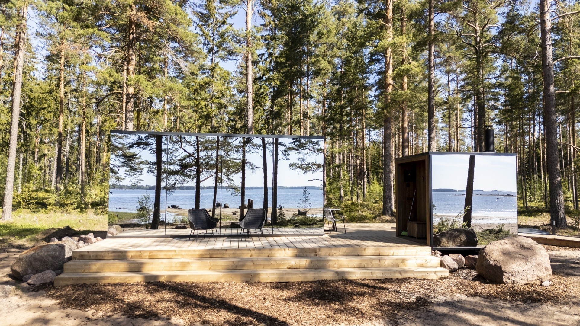 Τι είναι τα καθρεφτόσπιτα; “Φυτρώνουν” στα πιο όμορφα φυσικά τοπία και κάνουν θραύση στο airbnb