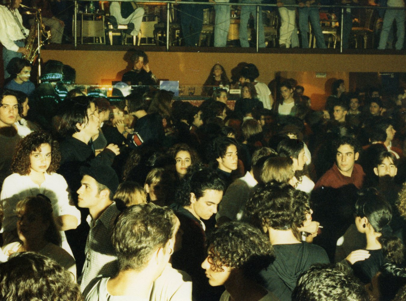 Faz: To θρυλικό αθηναϊκό κλαμπ που έγραψε ιστορία τη δεκαετία του ‘90