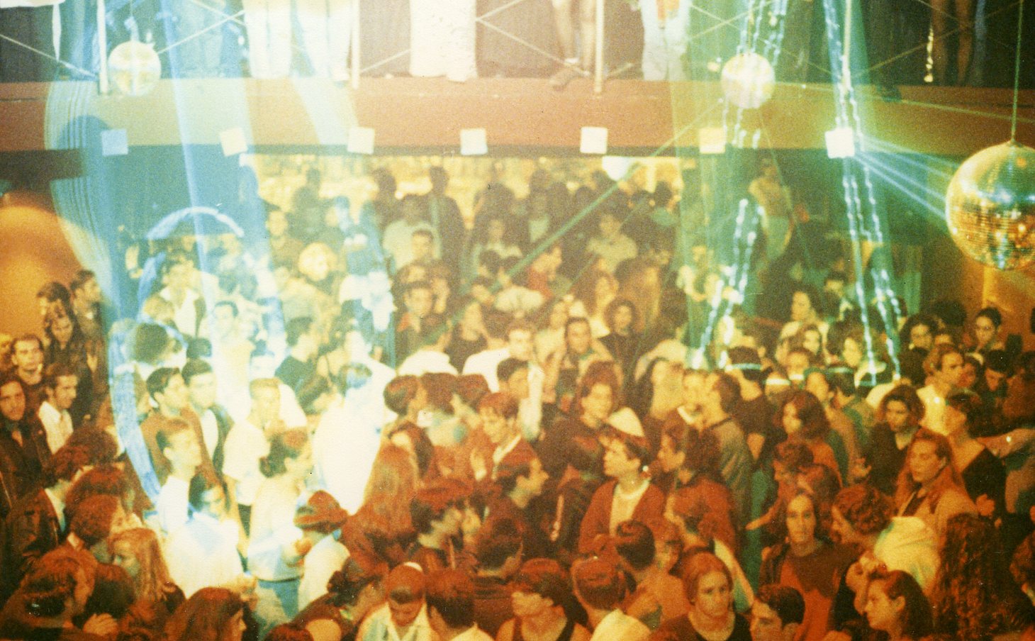 Faz: To θρυλικό αθηναϊκό κλαμπ που έγραψε ιστορία τη δεκαετία του ‘90