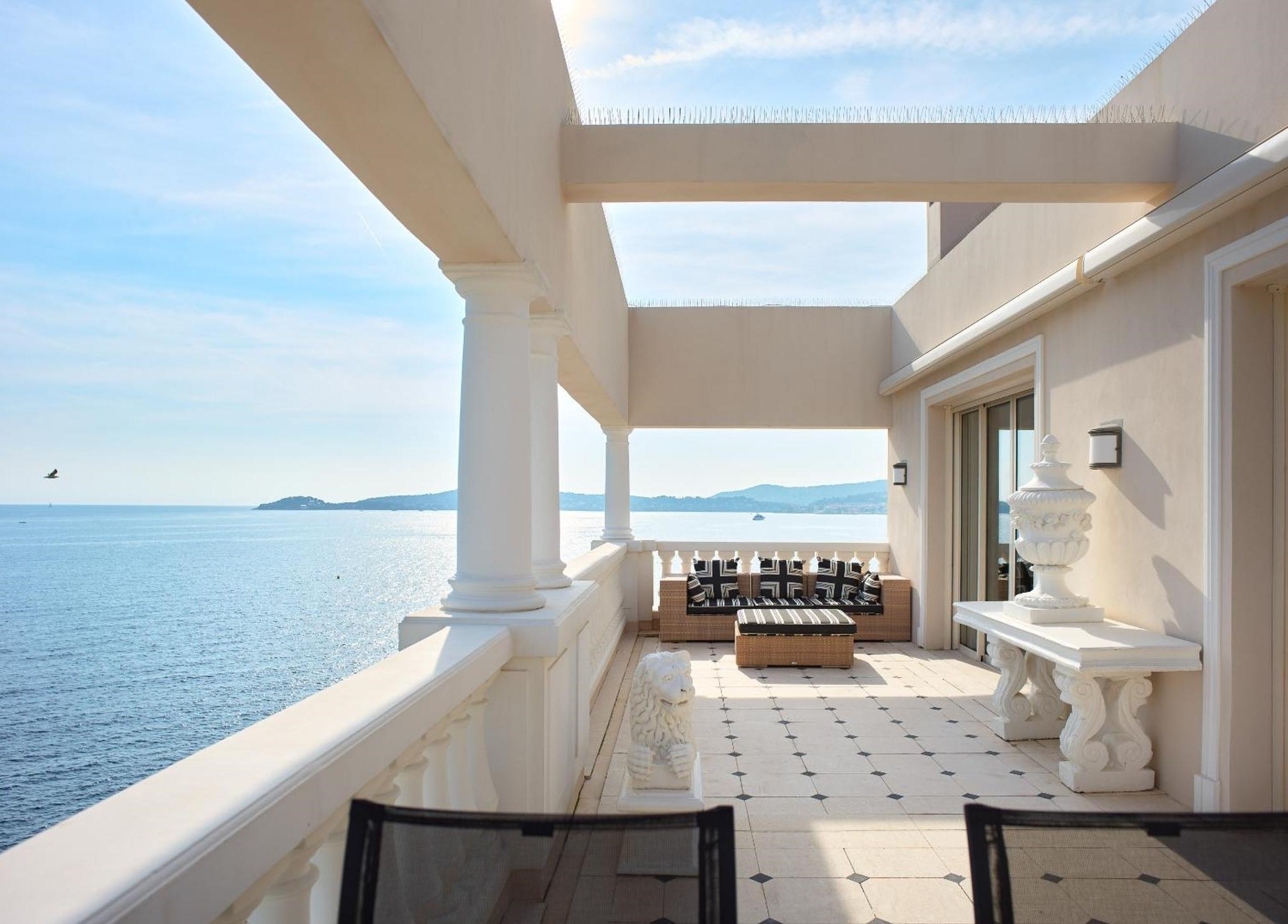 Μπερνάρ Αρνό: To νέο στοίχημα των 200 εκατ. ευρώ είναι το εμβληματικό ξενοδοχείο της Γαλλικής Ριβιέρας