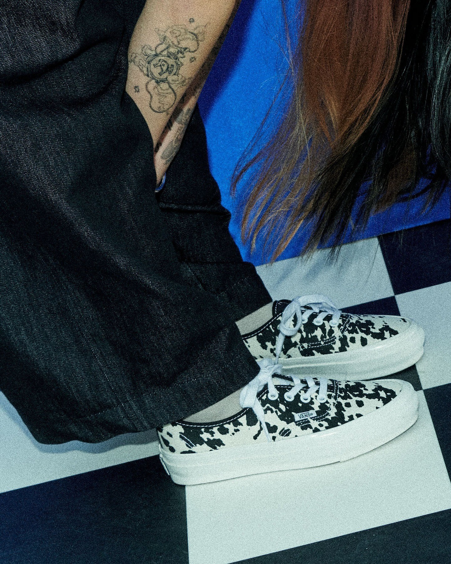 Ποιοι και γιατί φοράνε Vans; Το πάνινο παπούτσι που έγινε φαινόμενο