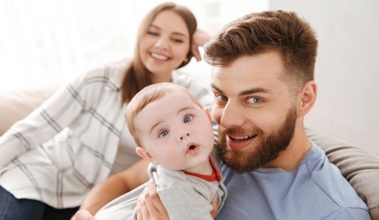 Το πλάνο δράσεων που δίνει ελπίδα για το μέλλον του δημογραφικού