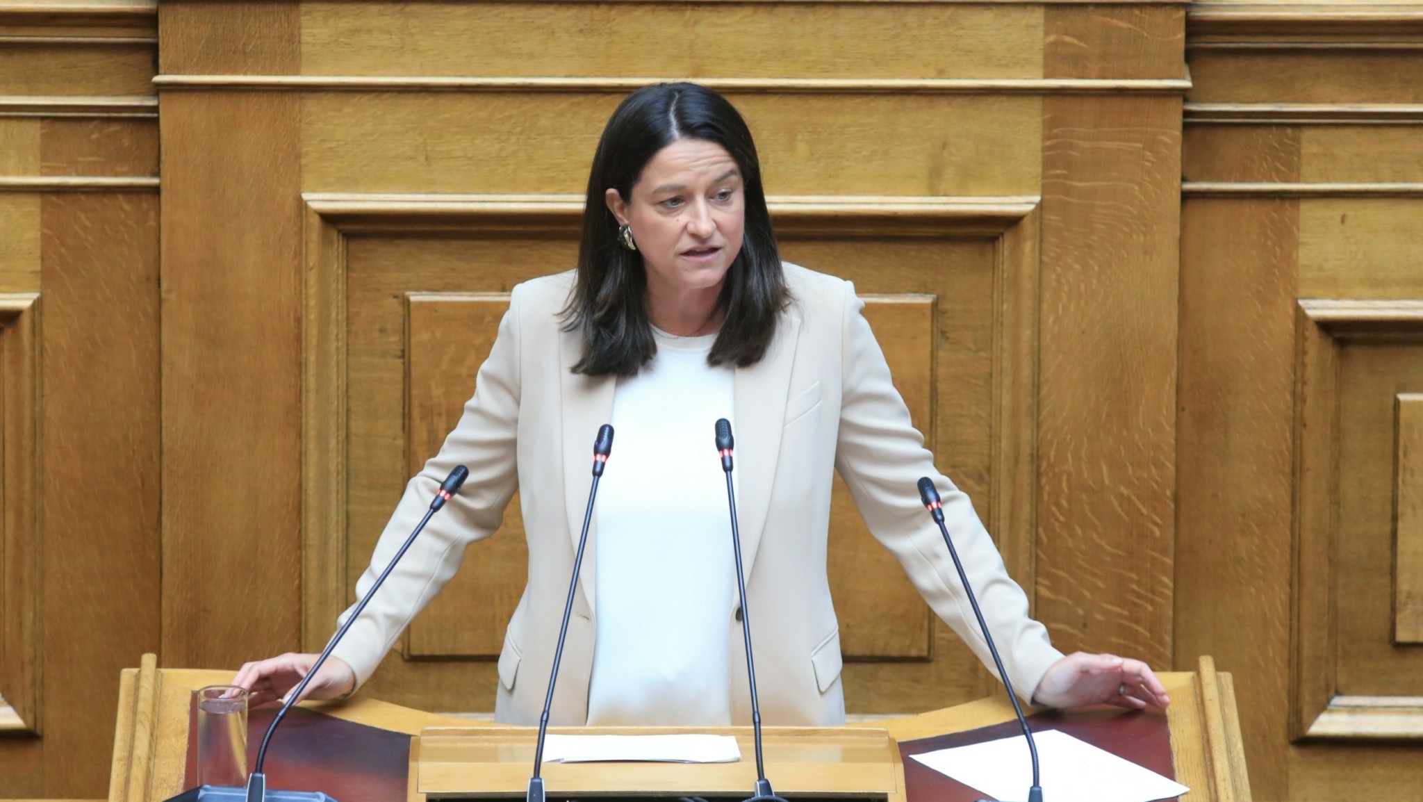 Κεραμέως: Περισσότερες και καλύτερες θέσεις στην αγορά εργασίας – Πέντε αλήθειες για το νέο εργασιακό νομοσχέδιο