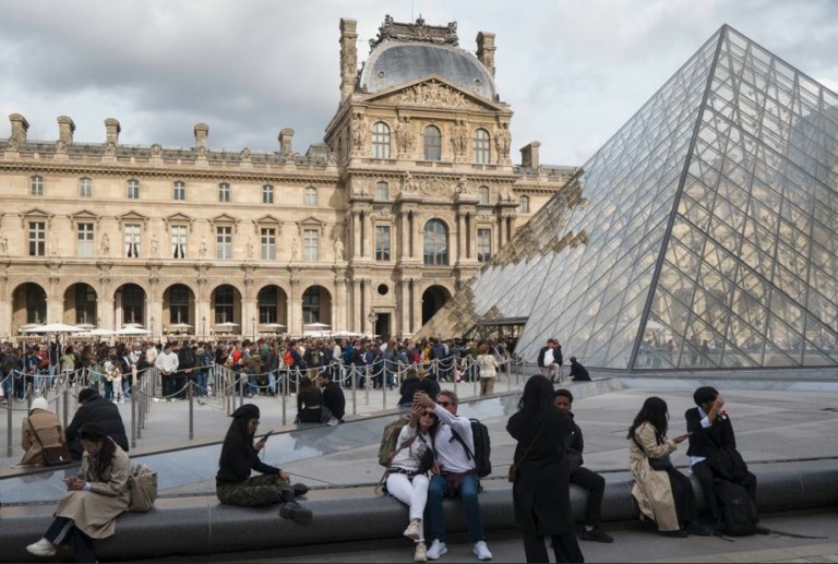 Γιατί ήταν αναπόφευκτο το φιάσκο στο Λούβρο
