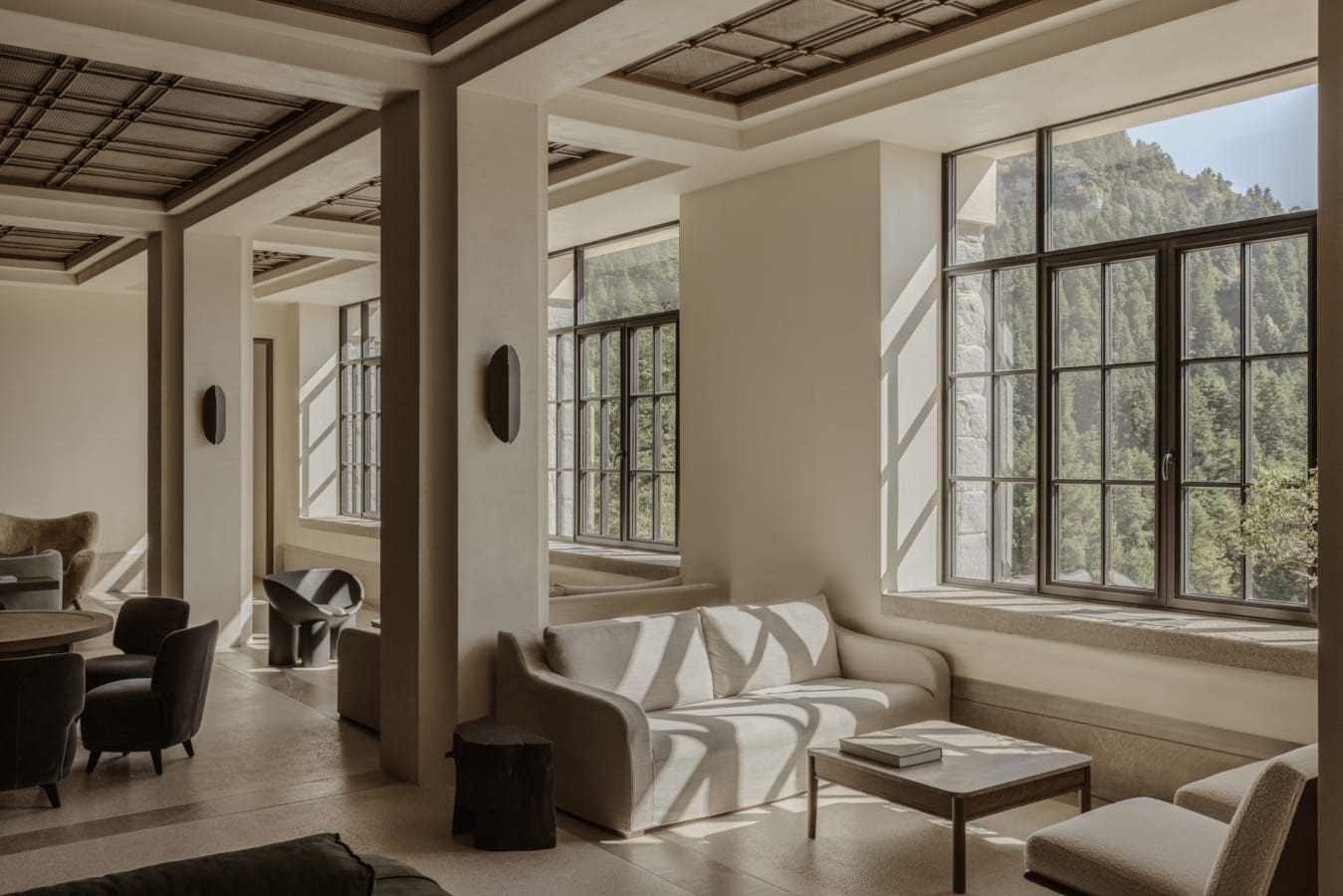 Ολοι συνεχίζουν να μιλούν για το Manna Arcadia: Ο άνθρωπος και η ιστορία πίσω από το σανατόριο που έγινε πολυτελές ξενοδοχείο