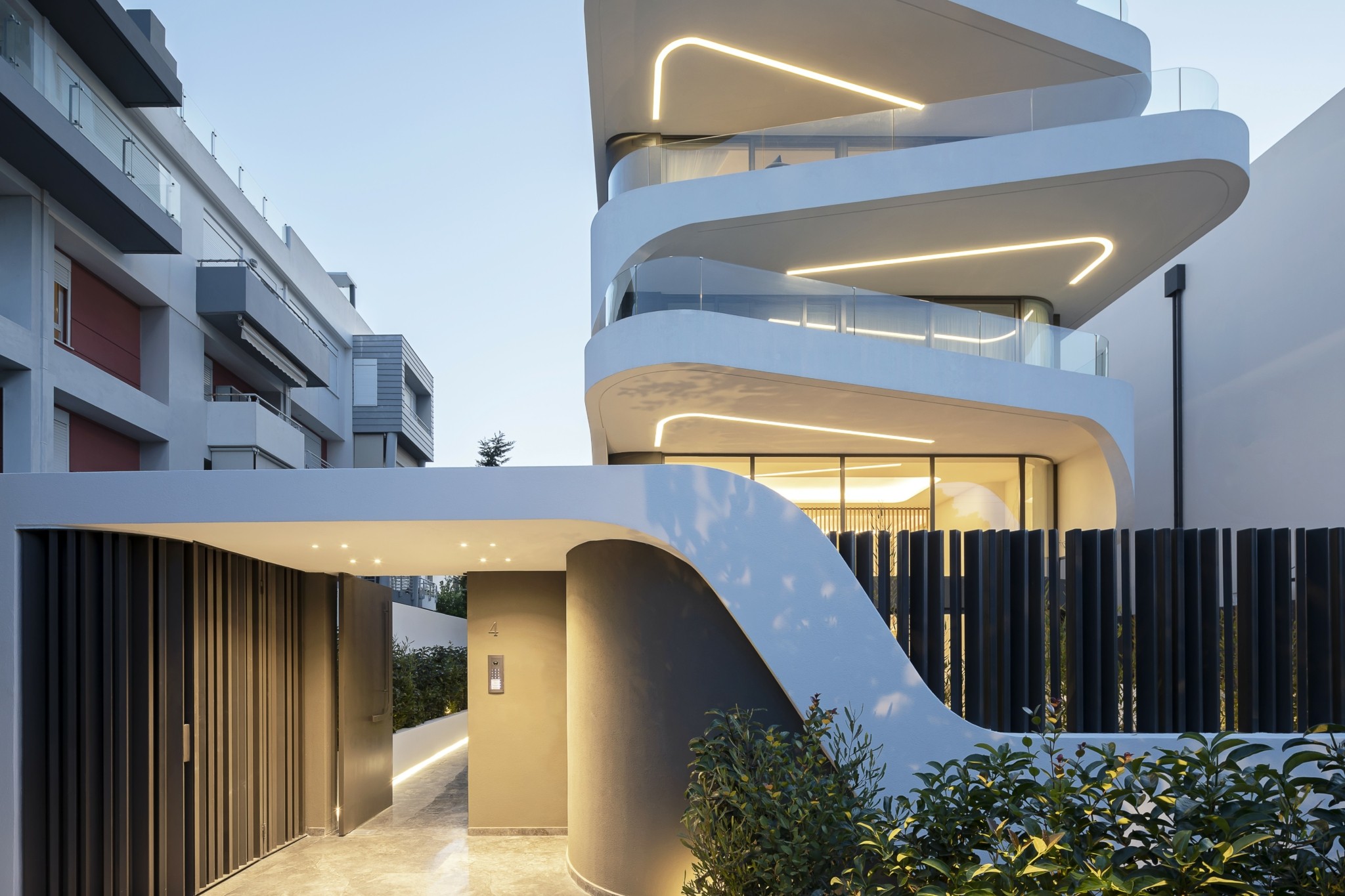 4 design πολυκατοικίες εντυπωσιακής ομορφιάς στην Αθηναϊκή Ριβιέρα