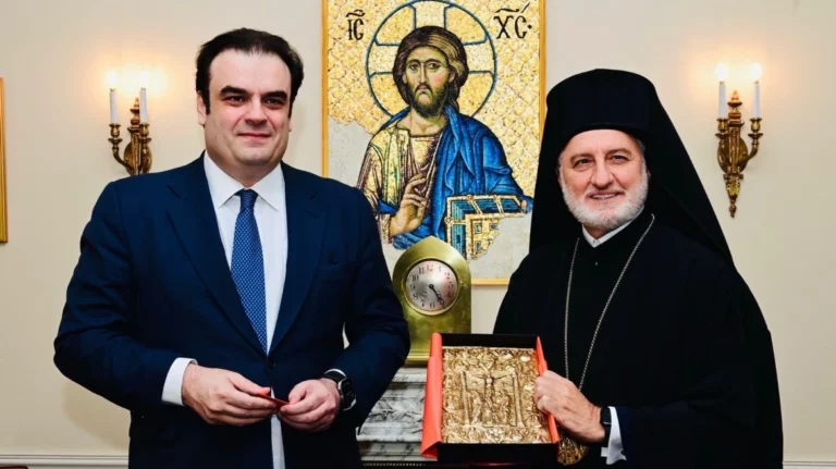 Επαφές Πιερρακάκη στις ΗΠΑ: Συνάντηση με τον Αρχιεπίσκοπο Αμερικής Ελπιδοφόρο