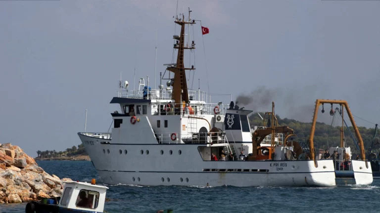 Πίρι Ρέις: Πλέει δυτικά των Ψαρών σε διεθνή ύδατα