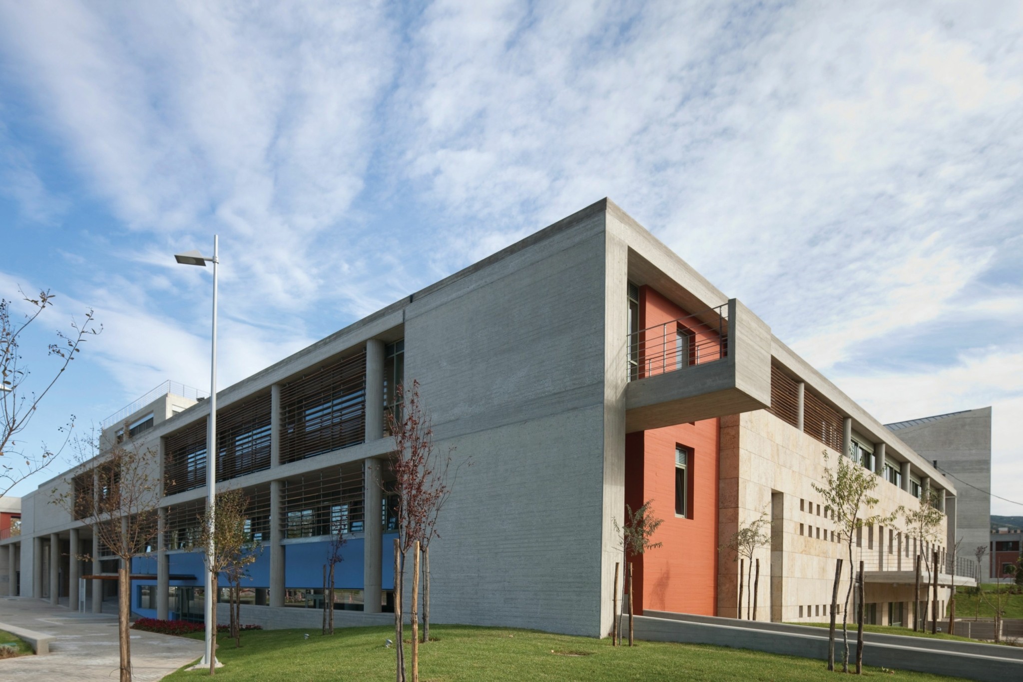 Η ιστορία πίσω από το εντυπωσιακό νέο δημαρχείο Θεσσαλονίκης που χρειάστηκε 23 χρόνια για να υλοποιηθεί