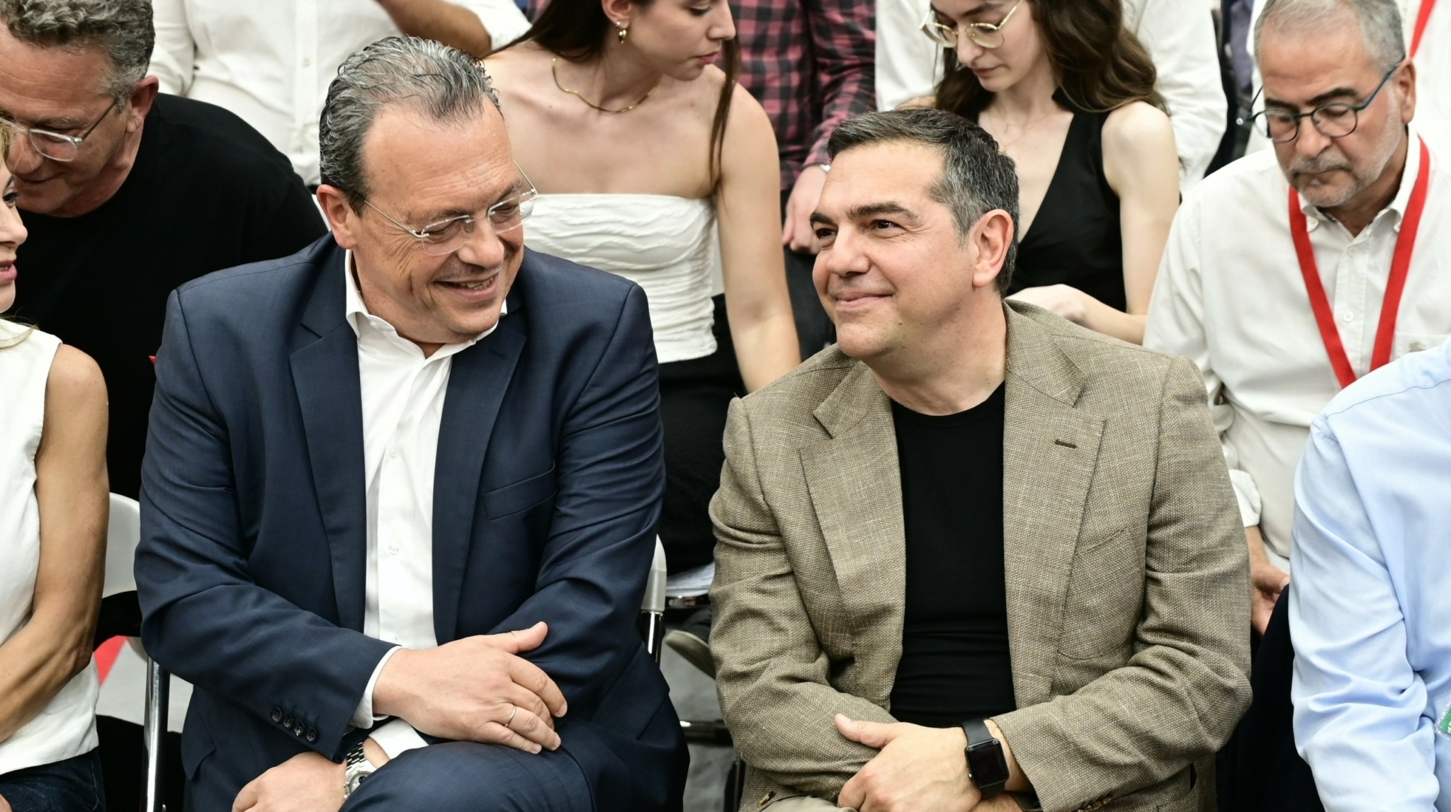 Το παρασκήνιο της στροφής ΣΥΡΙΖΑ προς το κόμμα Τσίπρα