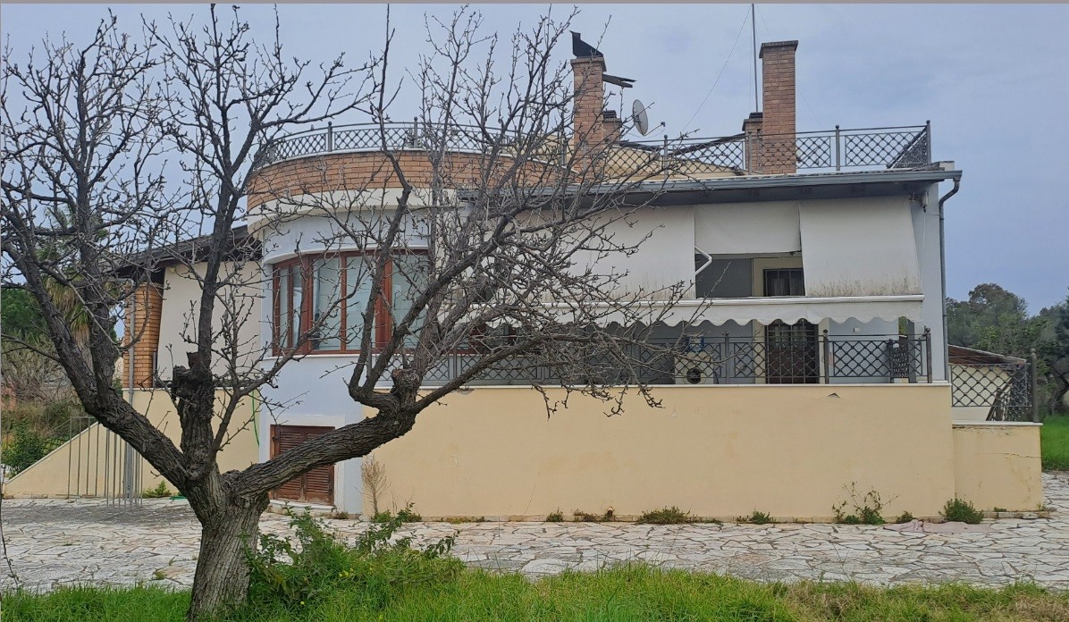 Πλειστηριασμοί: Μήνας των μεγάλων και «επώνυμων» σφυριών ο Νοέμβριος - Ολα τα "φιλέτα" Πλειστηριασμοί: Μήνας των μεγάλων και «επώνυμων» σφυριών ο Νοέμβριος - Ολα τα "φιλέτα"