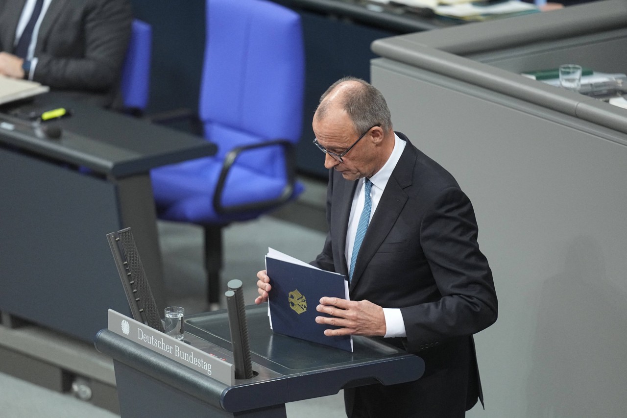 Μερτς: «Χρειαζόμαστε νέα συναίνεση γενεών» – Στο κόκκινο η σύγκρουση για το συνταξιοδοτικό | Ειδήσεις για την Οικονομία