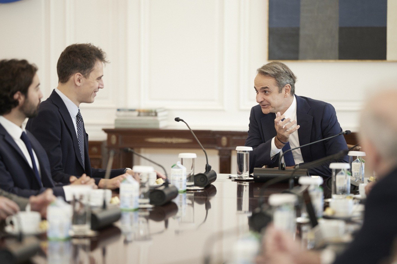 Μητσοτάκης: Συνάντηση με τον διευθύνοντα σύμβουλο της Mistral AI, Άρθουρ Μενς | Ειδήσεις για την Οικονομία