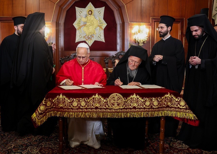 Βαρθολομαίος – Πάπας Λέων ΙΔ΄: Κοινή διακήρυξη για την ενότητα των Χριστιανών και κοινό Πάσχα | Ειδήσεις για την Οικονομία