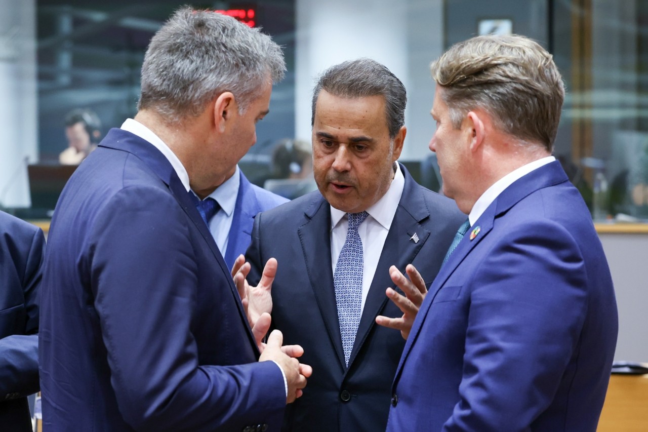 Κλιματική μάχη στις Βρυξέλλες, οι επιδιώξεις Παπασταύρου, τα στρατόπεδα και ο προβληματισμός των big oil | Ειδήσεις για την Οικονομία