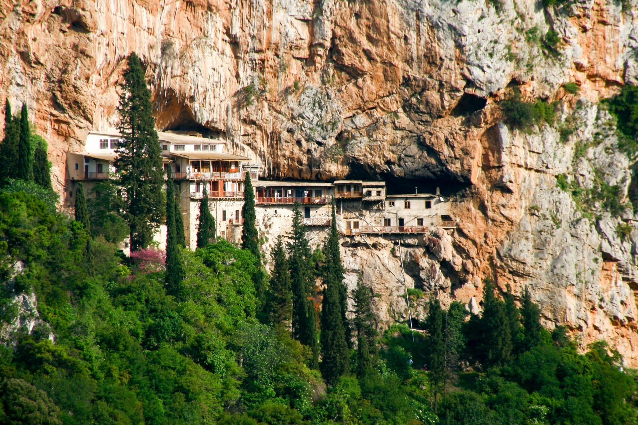 Η γεωγραφία της απόδρασης: 6 προορισμοί στην Ελλάδα που παραμένουν αυθεντικοί