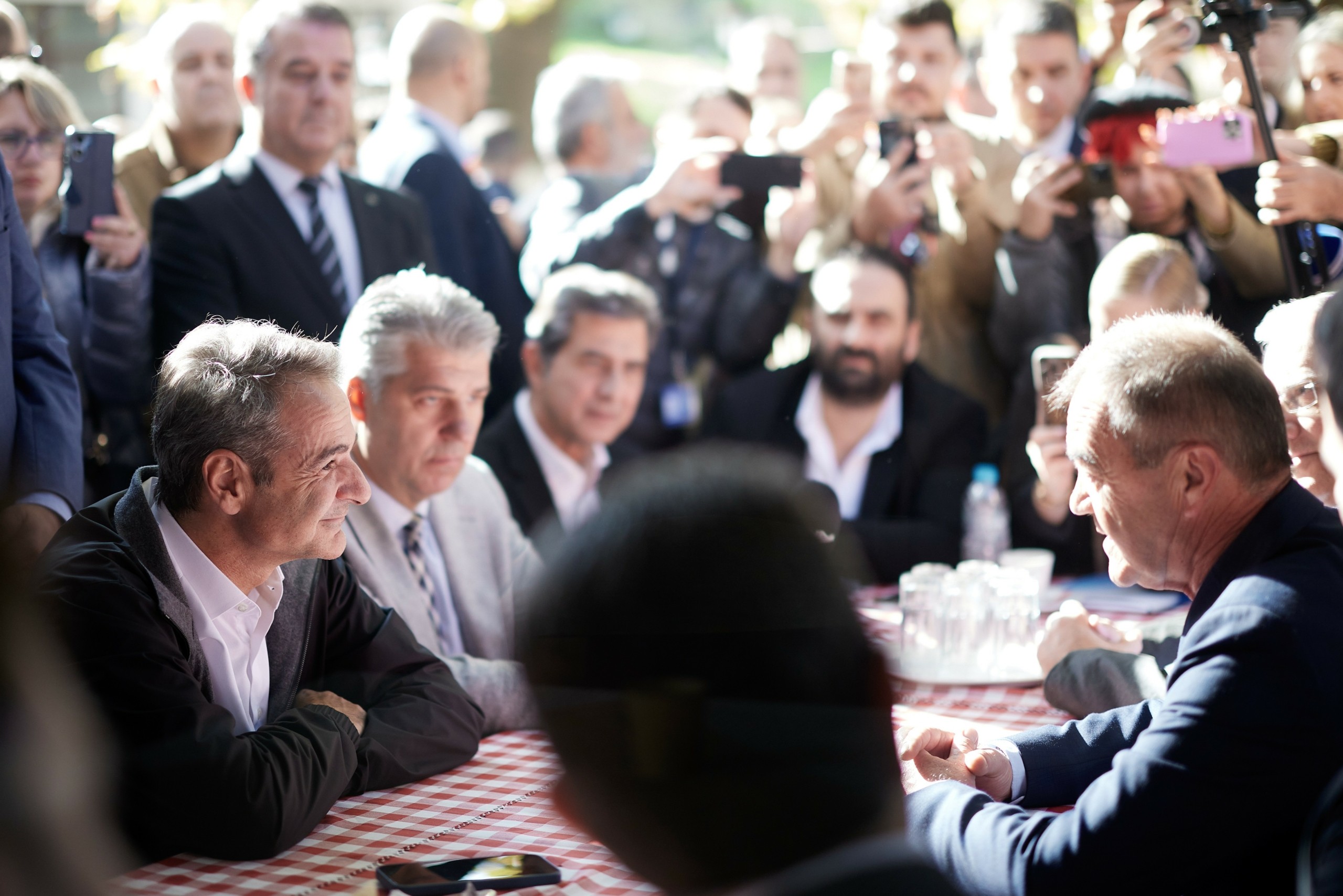 Κυβέρνηση: Κλάδος «ελαίας» στους αγρότες ο αυξημένος ΕΦΚ | Ειδήσεις για την Οικονομία