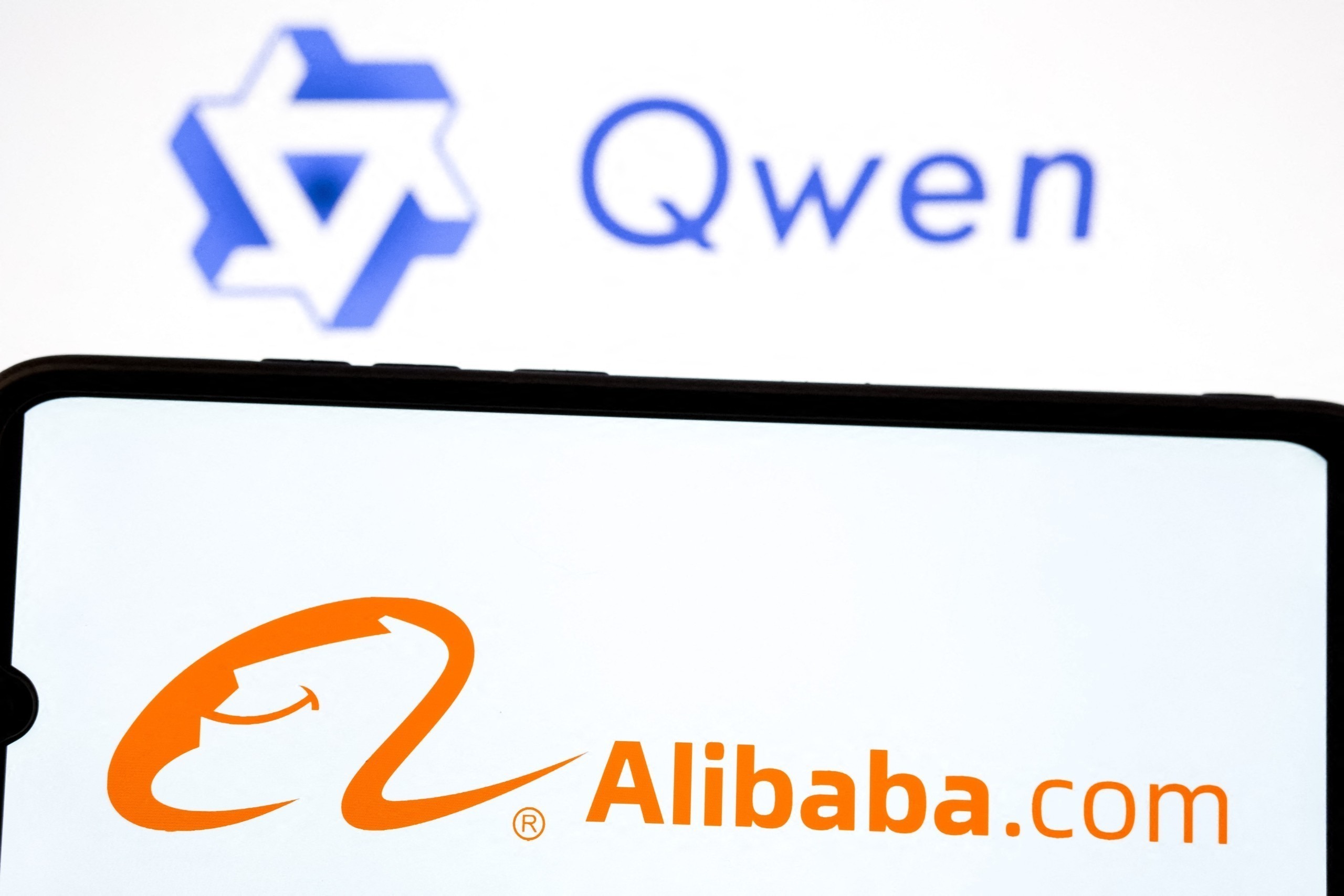 Qwen vs ChatGPT: Η απάντηση της Alibaba στην κούρσα της AI – 10 εκατ. downloads σε μία εβδομάδα | Ειδήσεις για την Οικονομία