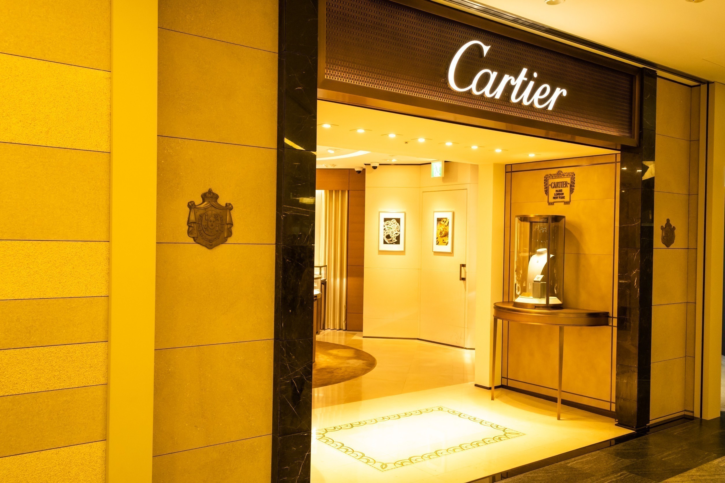 Richemont: Άλμα στις πωλήσεις με «ατμομηχανή» την Cartier και τη Van Cleef & Arpels | Ειδήσεις για την Οικονομία