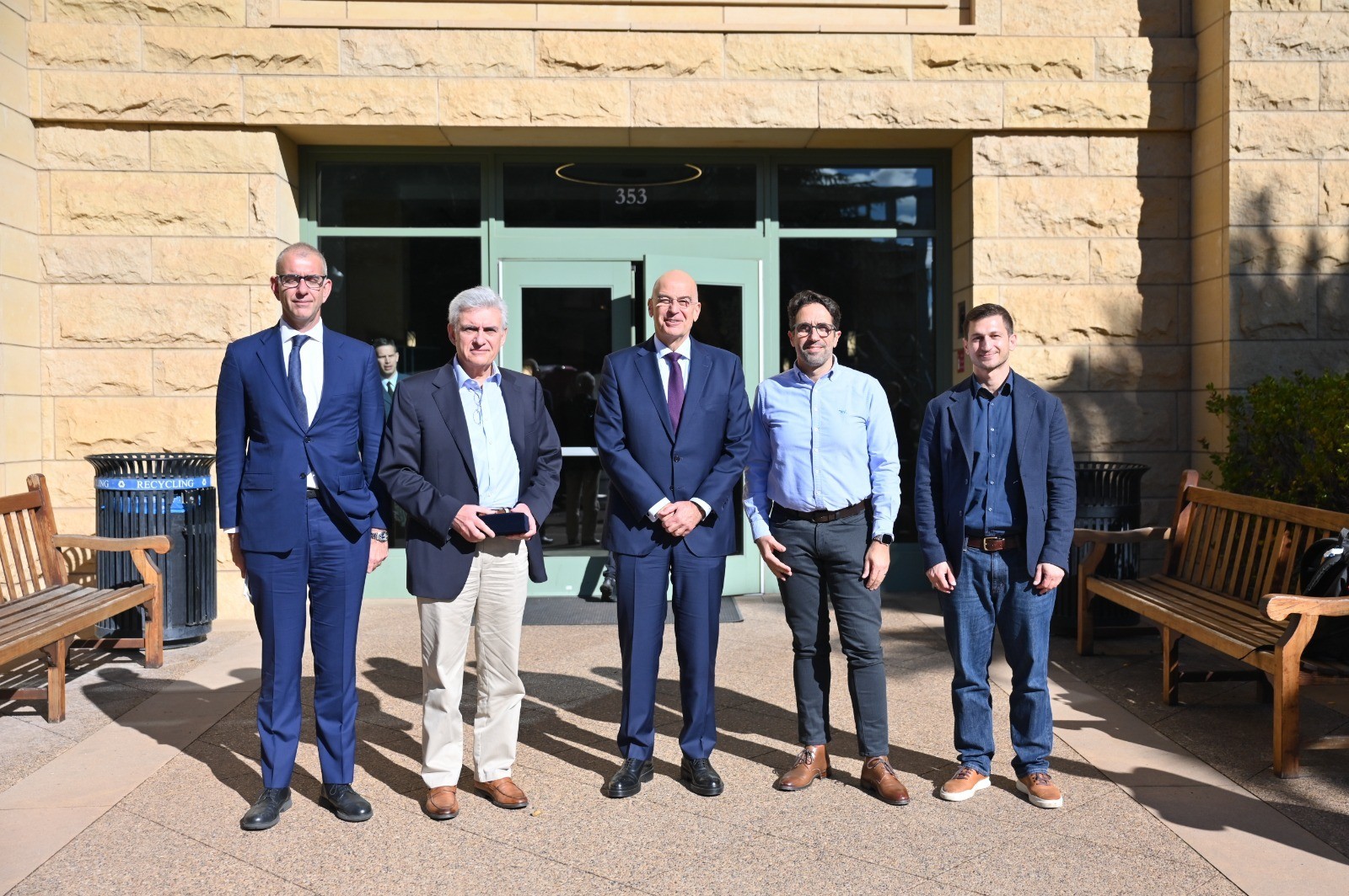 Δένδια: Το ελληνικό οικοσύστημα αμυντικής καινοτομίας στο επίκεντρο της επίσκεψης του στο Στάνφορντ (tweet) | Ειδήσεις για την Οικονομία