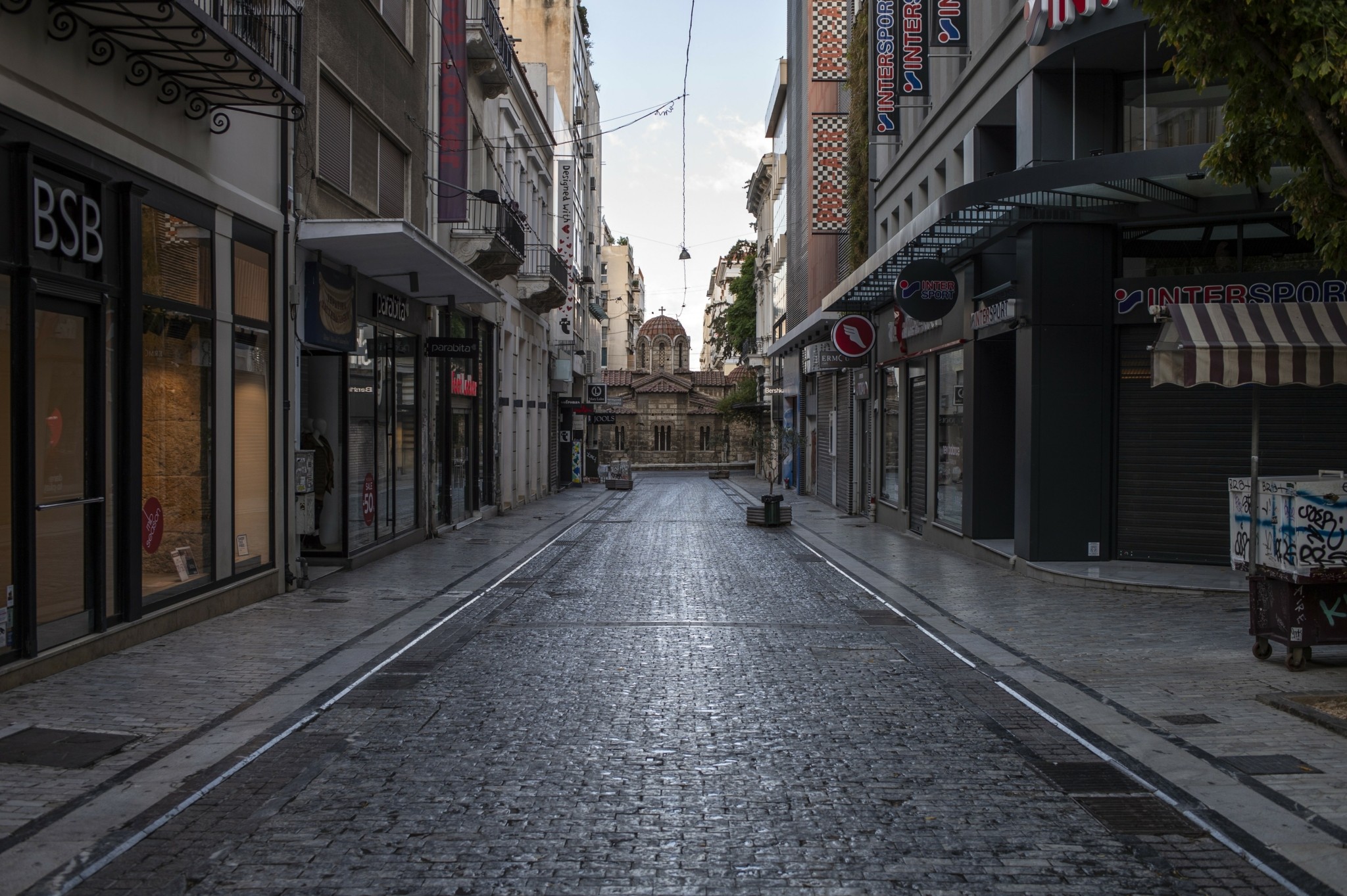 Οδός Ερμού: Η ιστορία πίσω από τον πιο εμπορικό δρόμο της Ελλάδας