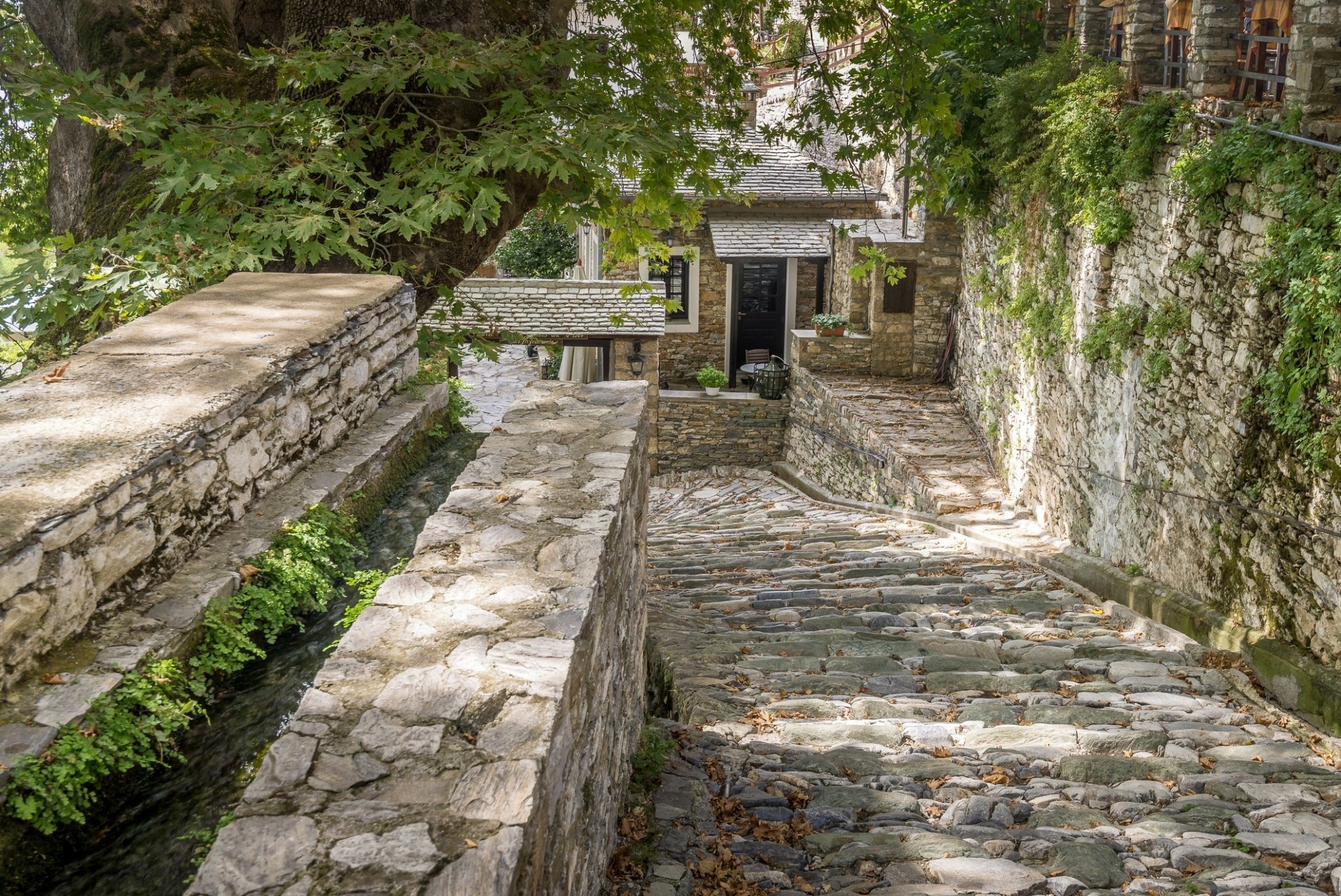 Η γεωγραφία της απόδρασης: 6 προορισμοί στην Ελλάδα που παραμένουν αυθεντικοί