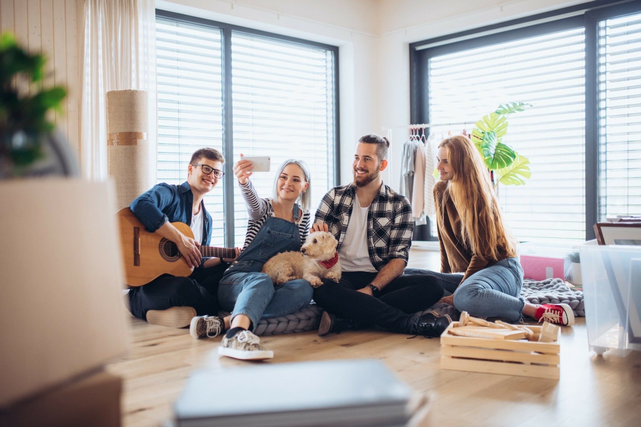 Τι είναι η “ερωτική αναρχία” που συγκινεί τις νεότερες γενιές