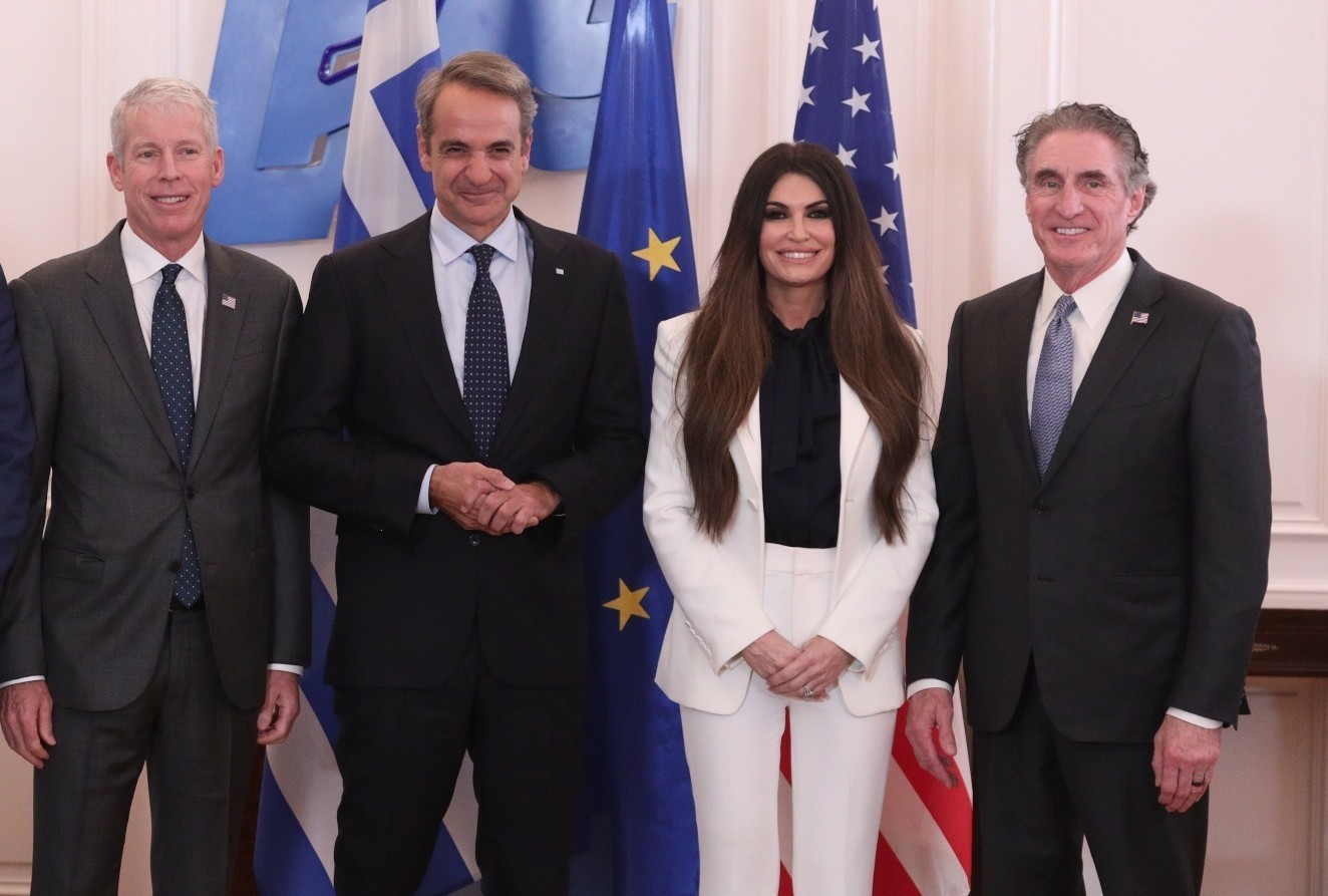Κίμπερλι Γκιλφόιλ: Στο Μέγαρο Μαξίμου με τους Αμερικανούς υπουργούς Ενέργειας και Εσωτερικών (tweet) | Ειδήσεις για την Οικονομία