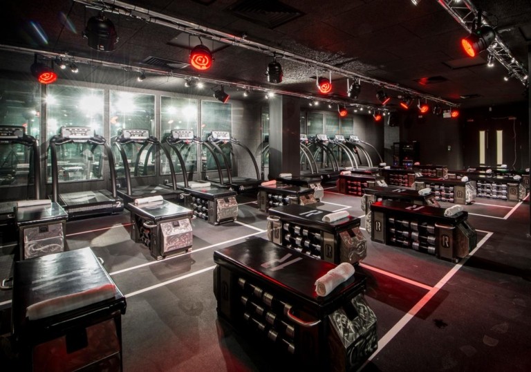 Η μάχη των γυμναστηρίων: Oι μεγάλες αλυσίδες και τα studios αλλάζουν το fitness στην Ελλάδα