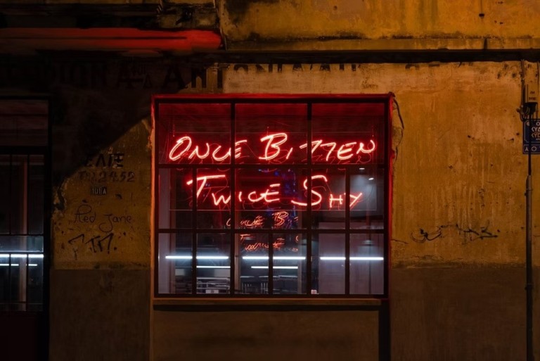 Greece is for Lovers: Το σχεδιαστικό δίδυμο που συστήνει το ελληνικό φολκλόρ στο εξωτερικό