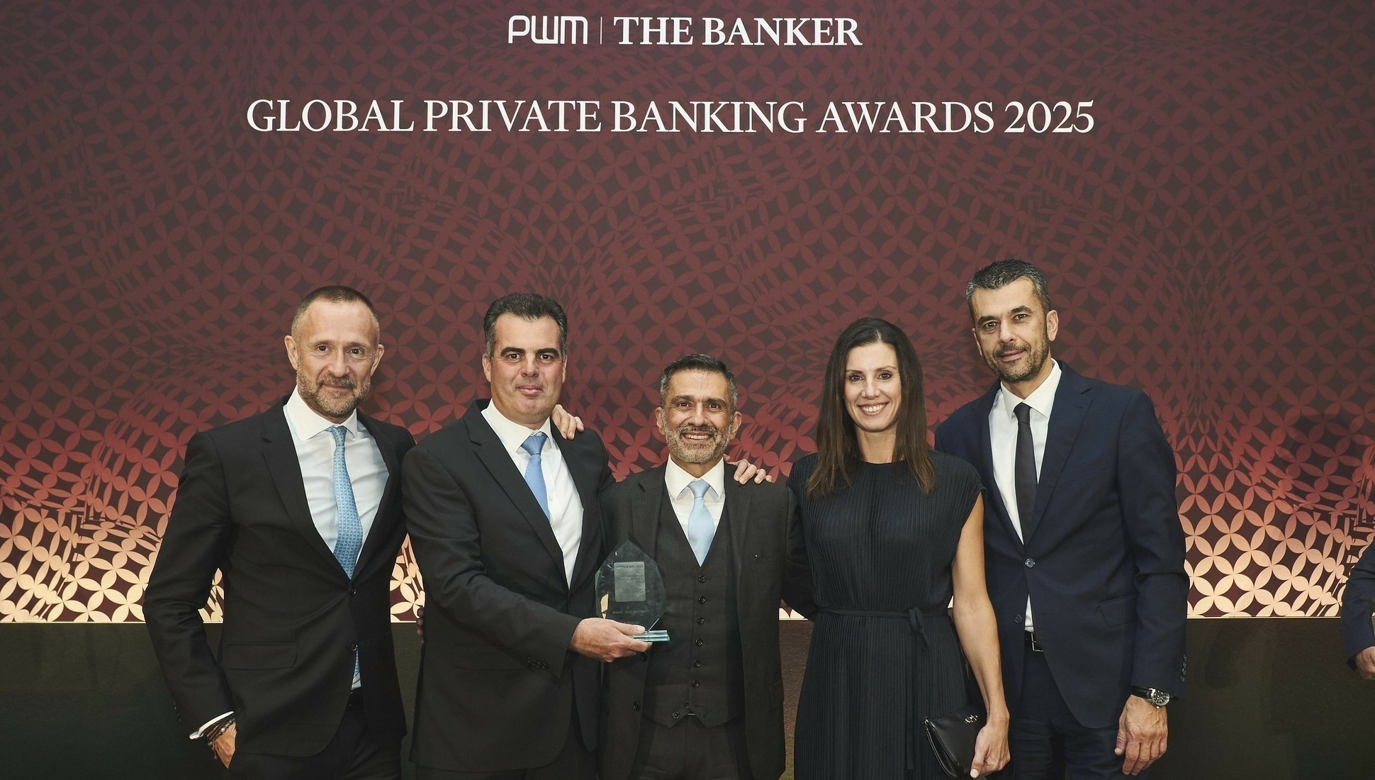 Alpha Bank: Αναδείχθηκε Βest Private Bank στην Ελλάδα για 7η σερί χρονιά | Ειδήσεις για την Οικονομία