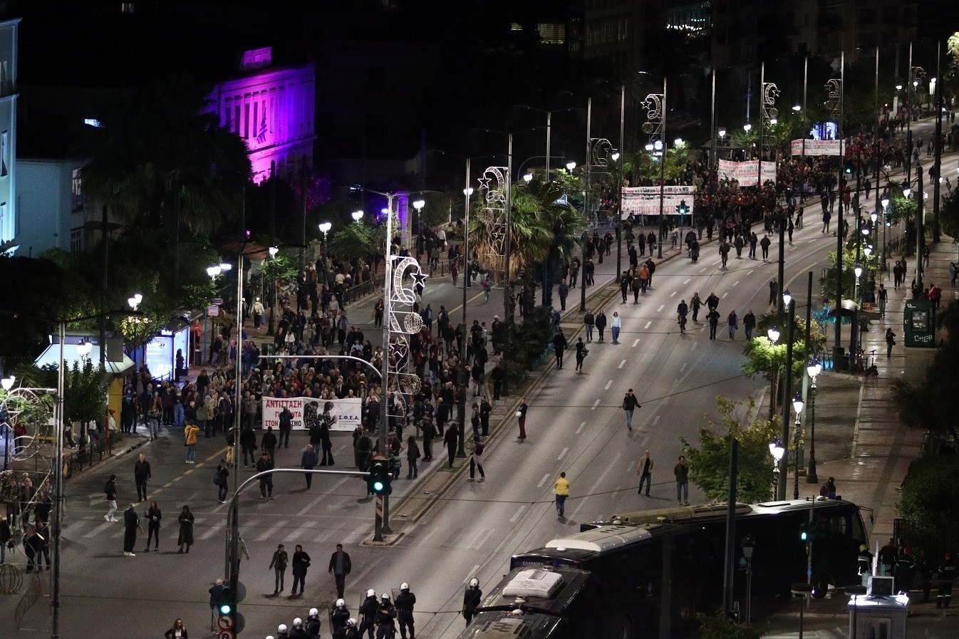 Πολυτεχνείο 2025: Σε εξέλιξη η μεγάλη πορεία μνήμης | Ειδήσεις για την Οικονομία