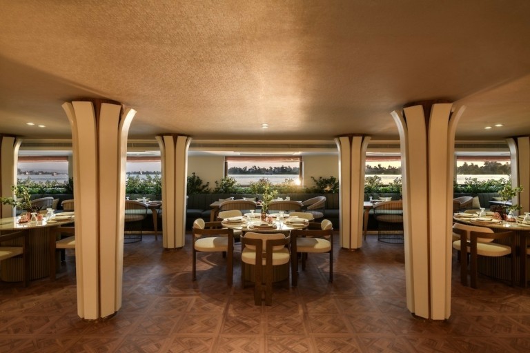 Κρουαζιέρα πολυτελείας: Το παλάτι που ταξιδεύει στον Νείλο Κρουαζιέρα πολυτελείας: Το παλάτι που ταξιδεύει στον Νείλο