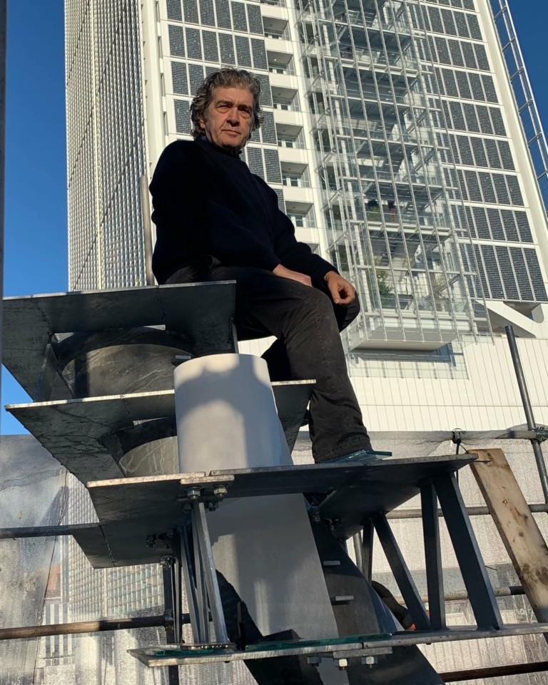 Ο Κώστας Βαρώτσος σε live συνέντευξη στη σκηνή του Greece Talks