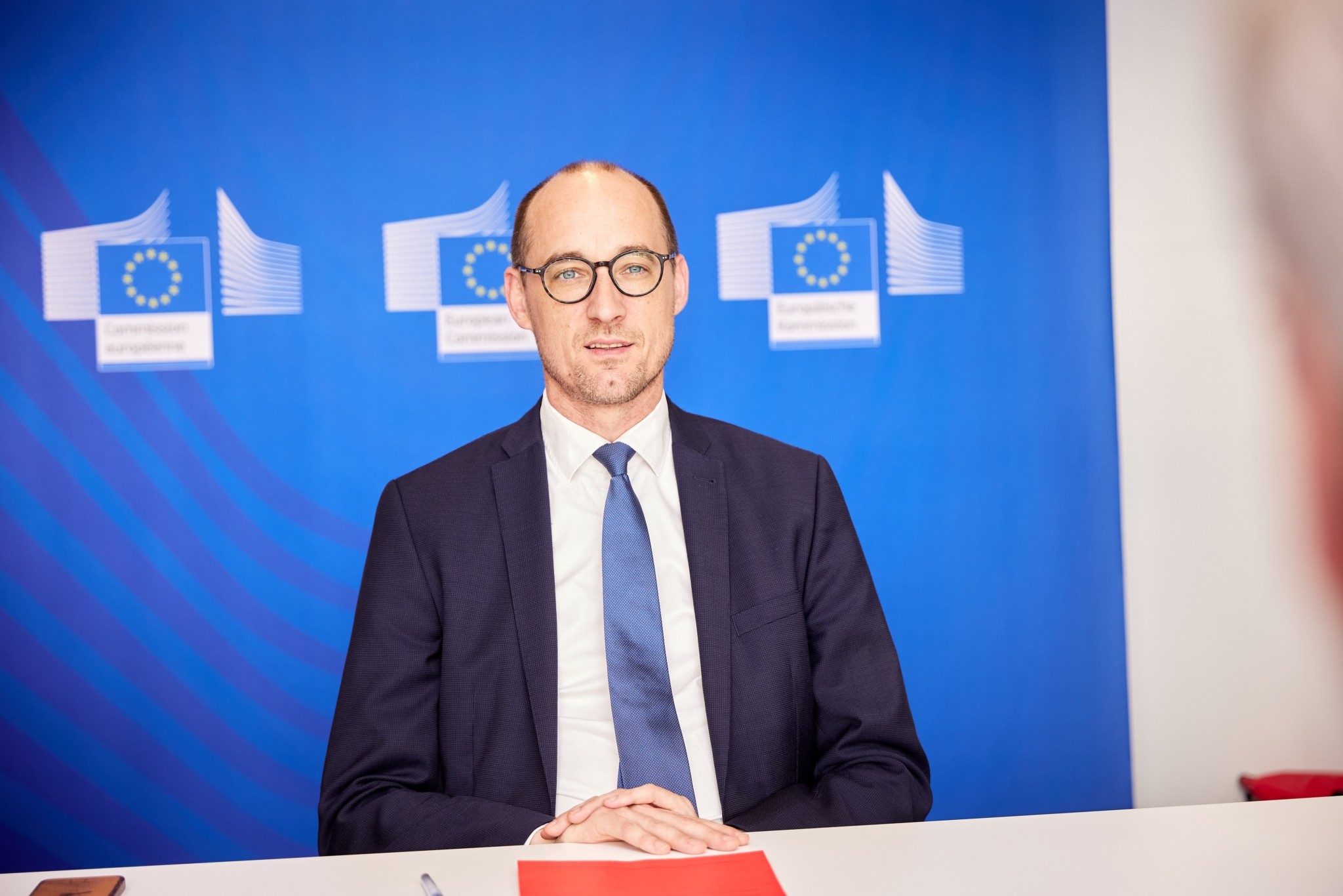 Ποιος είναι ο Βέλγος Βίνσεντ βαν Πετέγκεμ που διεκδικεί την προεδρία του Eurogroup (pic)