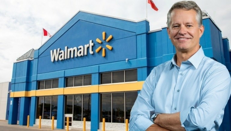 Από τα καταστήματα στην κορυφή: Ο Τζον Φέρνερ χαράζει τη νέα στρατηγική της Walmart εν μέσω δασμών και ΑΙ