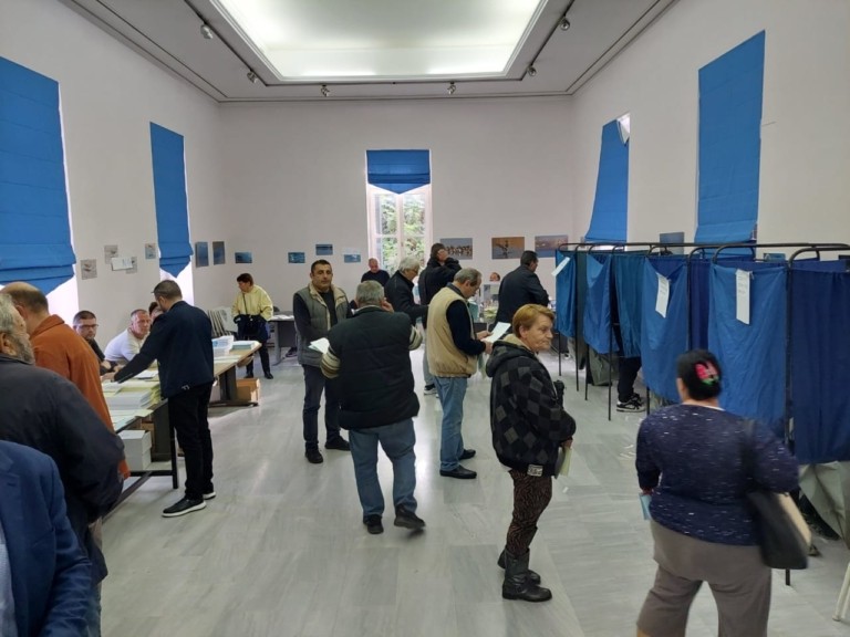 Eσωκομματικές εκλογές ΝΔ: Συνεχίζεται με μεγάλη συμμετοχή η ψηφοφορία (pics) (upd)