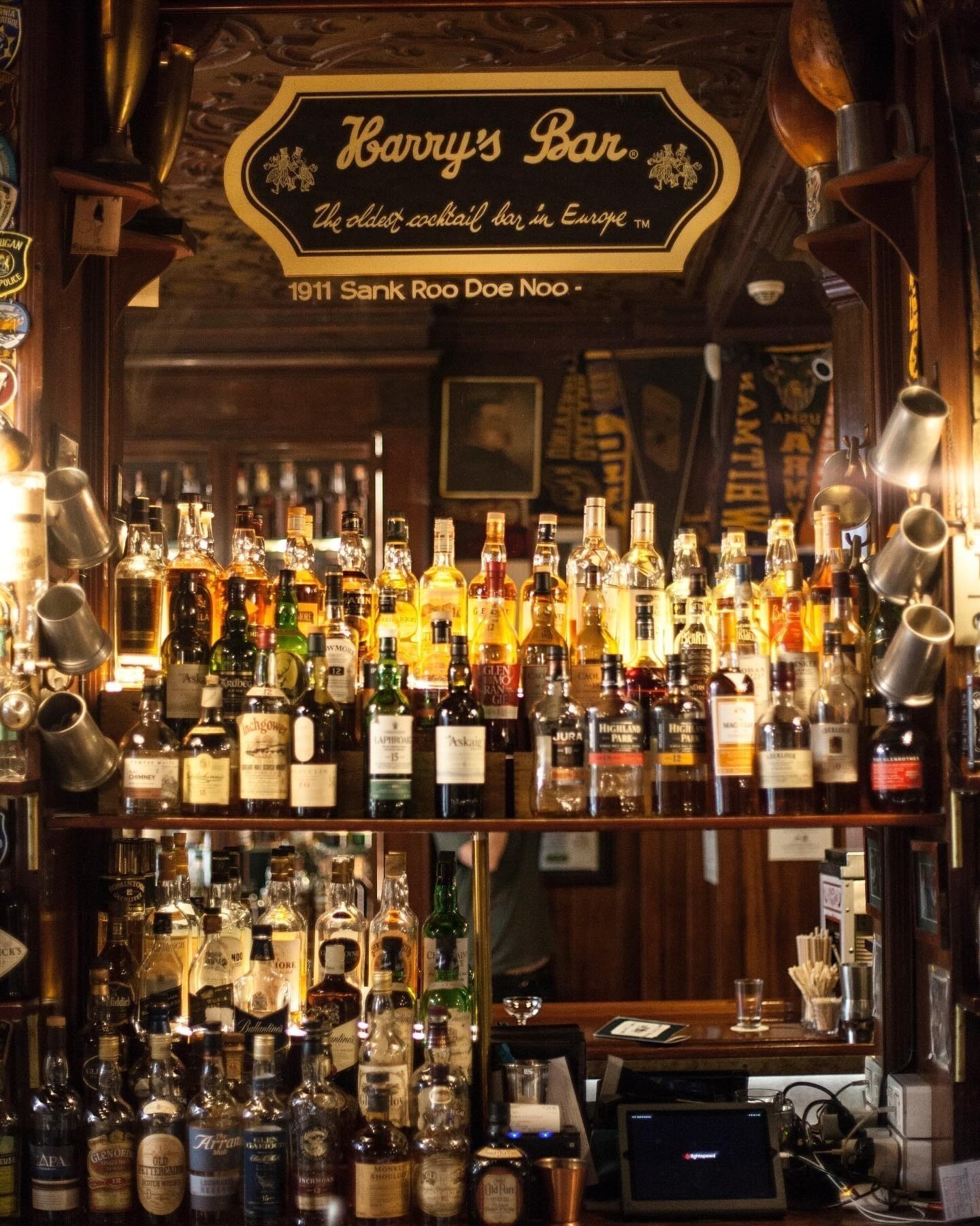 Harry’s Bar: Η ιστορία πίσω από το πιο διάσημο μπαρ της Βενετίας