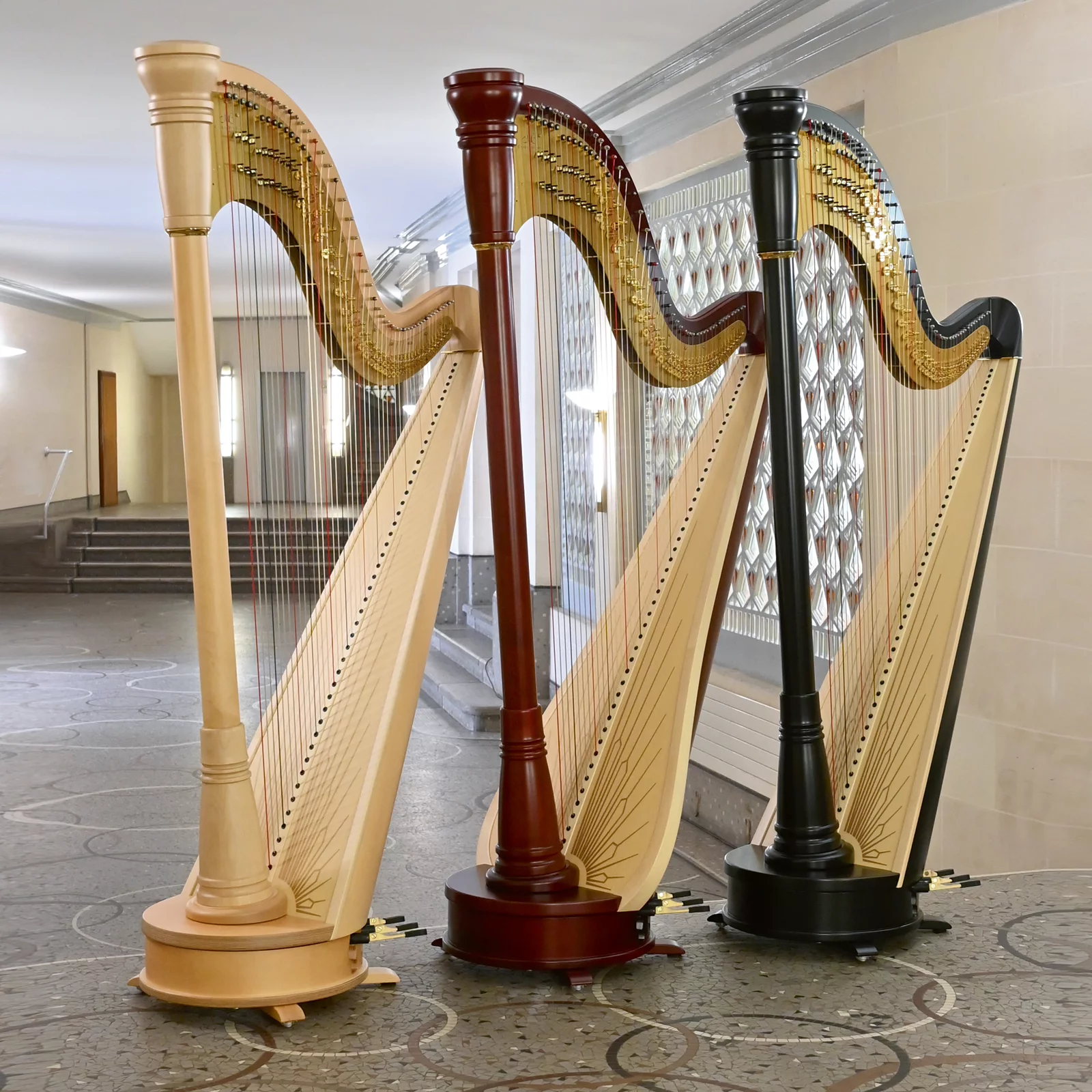 Ρολόι τουρμπιγιόν, πράσινο μετάξι και βαρέλια από δρυ – Αυτοί είναι οι λόγοι που κοστίζουν τόσο ακριβά