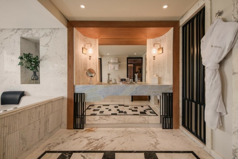 Κρουαζιέρα πολυτελείας: Το παλάτι που ταξιδεύει στον Νείλο Κρουαζιέρα πολυτελείας: Το παλάτι που ταξιδεύει στον Νείλο