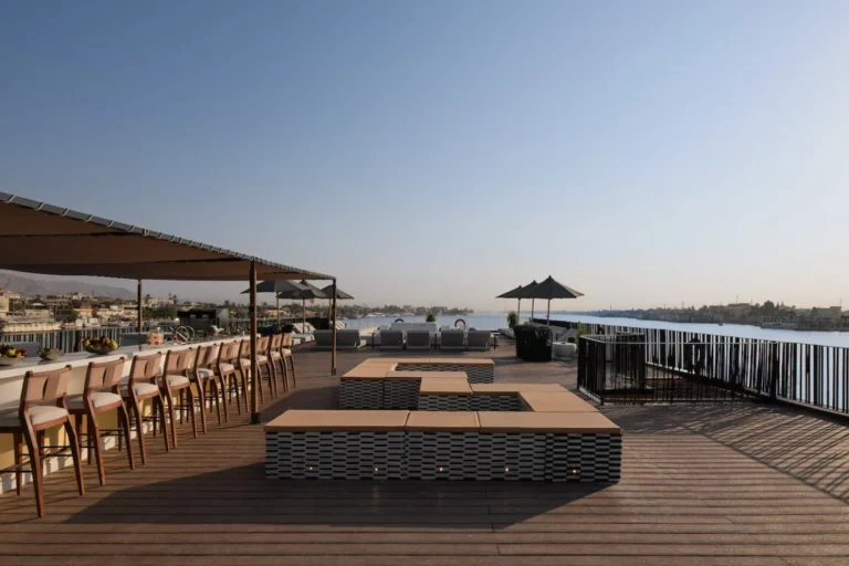 Κρουαζιέρα πολυτελείας: Το παλάτι που ταξιδεύει στον Νείλο Κρουαζιέρα πολυτελείας: Το παλάτι που ταξιδεύει στον Νείλο