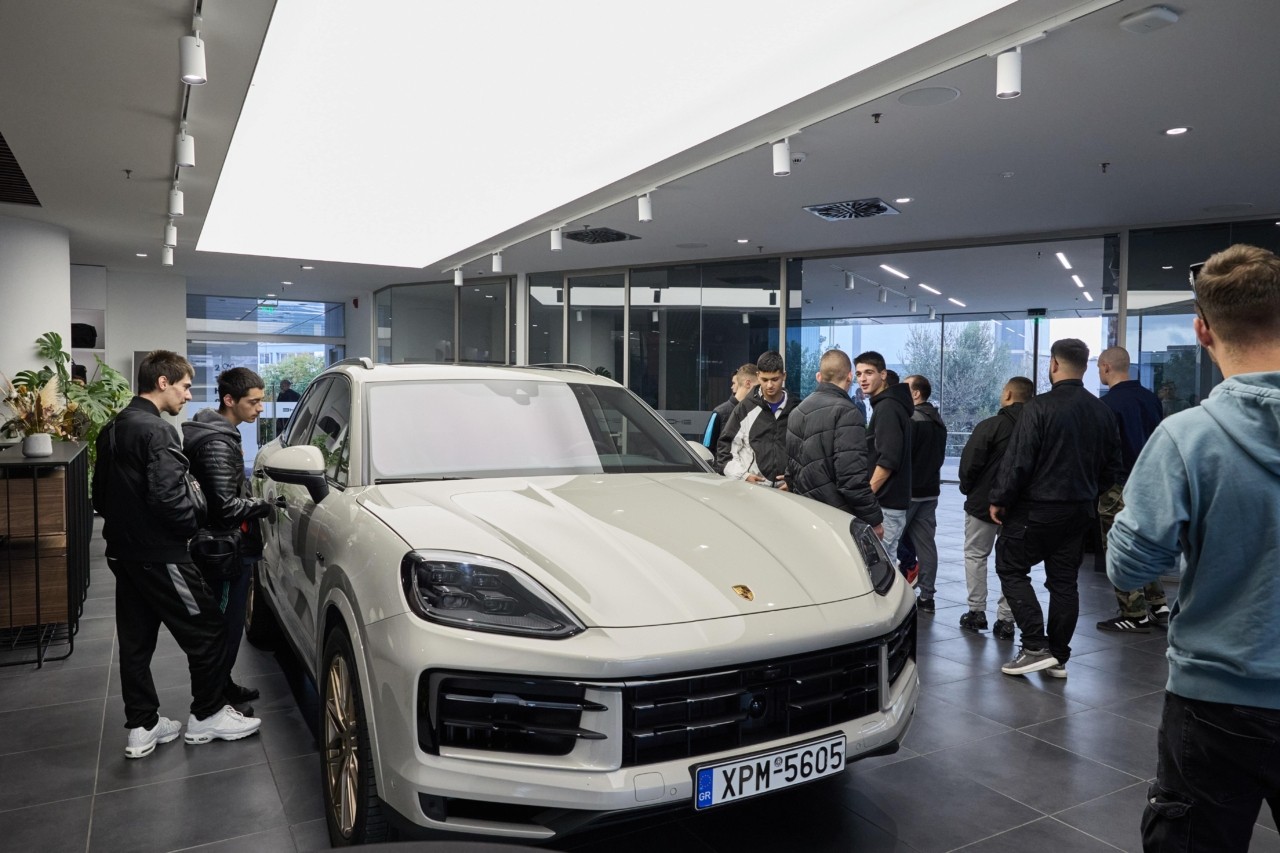 Porsche: Ενισχύει τις σχολές μαθητείας της ΔΥΠΑ στη Θεσσαλία | Ειδήσεις για την Οικονομία