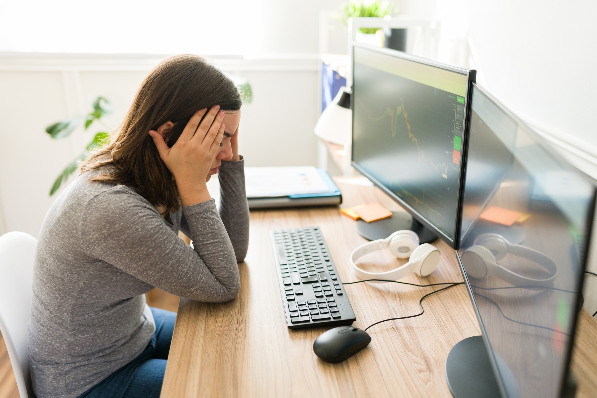 Η «χαμένη γενιά» της τεχνητής νοημοσύνης – Γιατί οι νέοι εργαζόμενοι νιώθουν πιο δυστυχισμένοι από ποτέ | Ειδήσεις για την Οικονομία