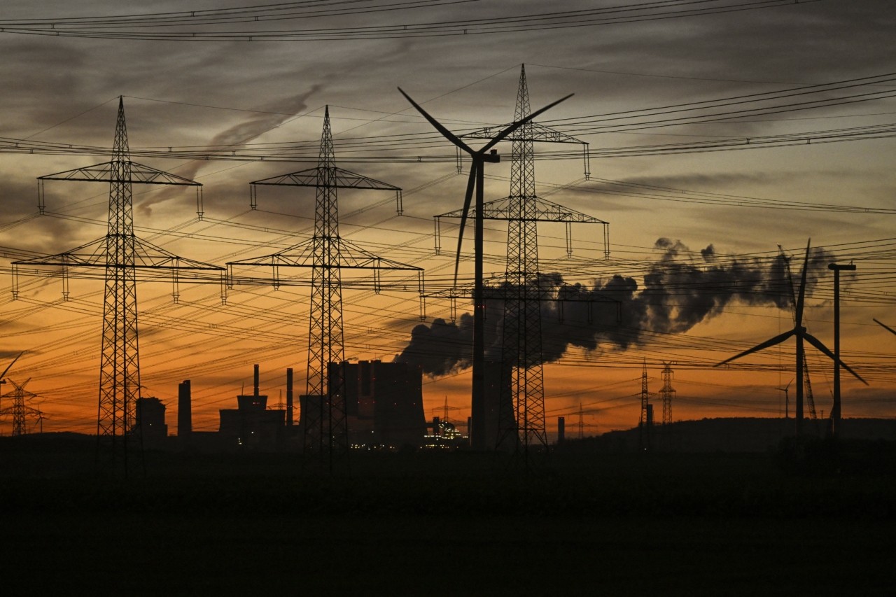 Η Γερμανία θεσπίζει πλαφόν 5 λεπτά ανά kWh για να προστατεύσει τη βαριά βιομηχανία – Η Ελλάδα ζυγίζει το μείγμα μέτρων – Τα σενάρια | Ειδήσεις για την Οικονομία