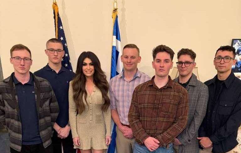 Γκιλφόιλ: Δείπνο για τους Αμερικανικούς Πεζοναύτες για την Ημέρα των Ευχαριστιών (tweet) | Ειδήσεις για την Οικονομία