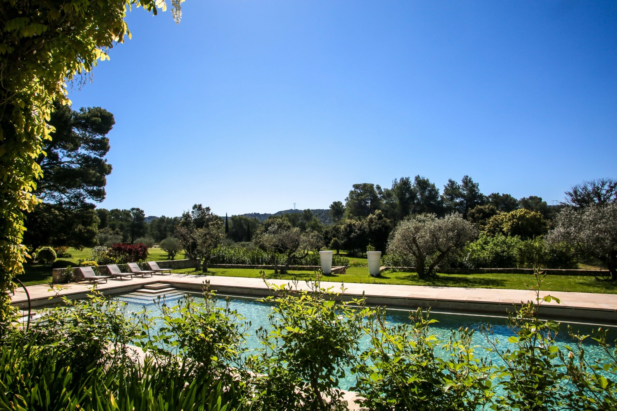 Λεβάντες, αμπελώνες και μεσαιωνικά χωριά: Παραμυθένιες αγροικίες στην καρδιά της Προβηγκίας